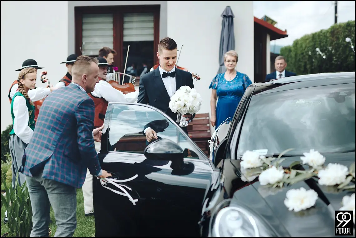 wesele w bystrej, ogród pełen lawendy klimontów, plener o zachodzie słońca