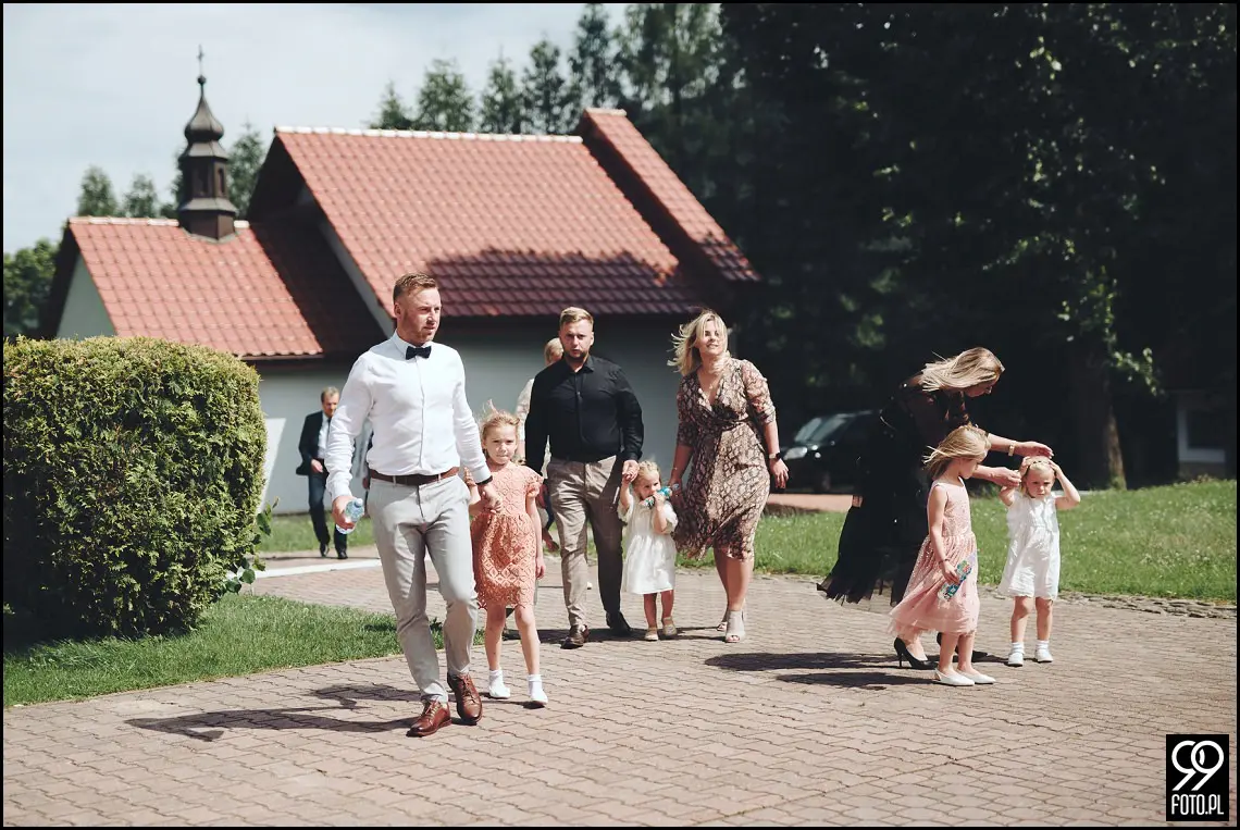 wesele w bystrej, ogród pełen lawendy klimontów, plener o zachodzie słońca