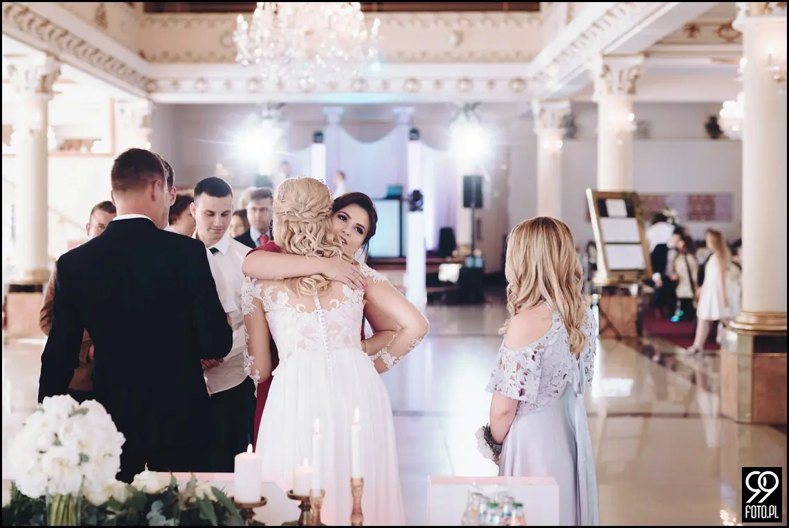 wesele w bystrej, ogród pełen lawendy klimontów, plener o zachodzie słońca