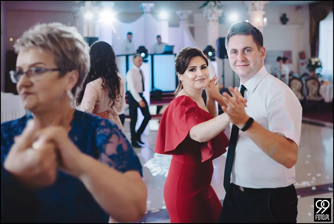 wesele w bystrej, ogród pełen lawendy klimontów, plener o zachodzie słońca