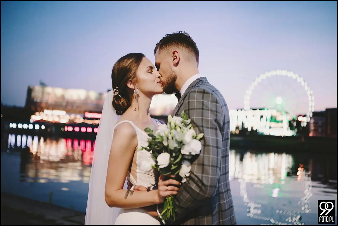 Sesja ślubna w Krakowie, Plener ślubny Sukiennice, Sky Bar Hotel Stary, Bulwary Wiślane