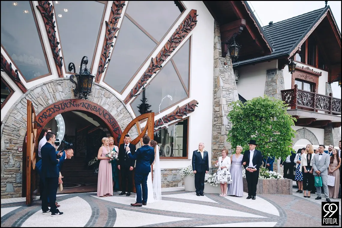 fotograf na wesele Rabka Zdrój, kościół św. Marii Magdaleny w Rabce, sala weselna Kabanos w Spytkowicach